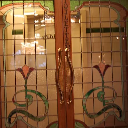 Hotel Goldener Loewe 2*