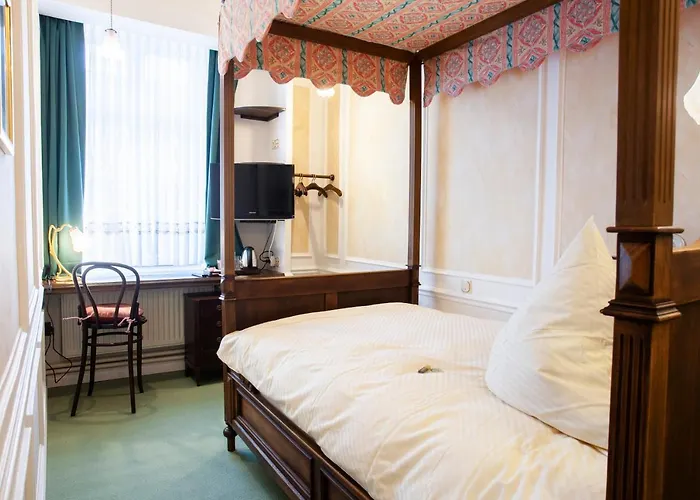 Goldener Loewe Hotel 2*